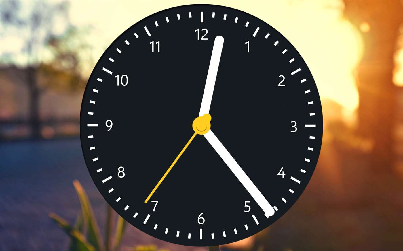 Display clock on mac desktop